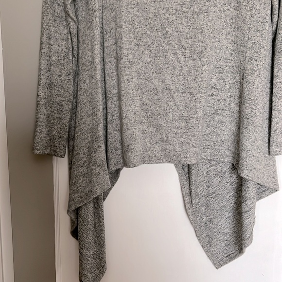 NWOT ASYMMETRICAL CARDIGAN LIGHT GREY - Picture 6 of 9